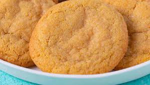 La più tradionale tra le ricette di biscotti toscani, che anche a natale fanno un'ottima figura su una bella tavola imbandita. Biscotti Con Farina Di Mais E Grano Saraceno Ricetta