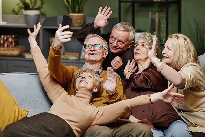 Making Friends In Your 60s: 5 Tips To Follow &ndash; Morada Senior Living