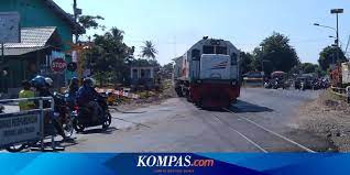 Maybe you would like to learn more about one of these? Rawan Kecelakaan Di Perlintasan Sebidang Kereta Bagaimana Cara Mengatasinya Halaman All Kompas Com