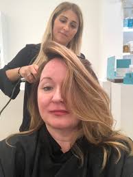 Michaël Simeon: testing the hairdresser of the French speaking jetset