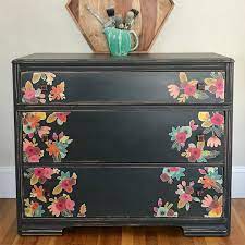 New Floral Four Drawer Being Photographed Today Flowers Floral Gray Popofcol Floral Painted Furniture Furniture Painting Techniques Hand Painted Furniture