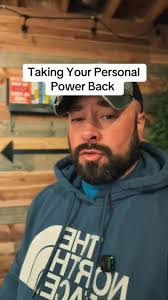 Iris Mero's Instagram, Twitter & Facebook