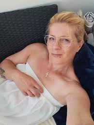 🌹 No boyfriend, no drama… just a single girl with a kind heart 💖 ➡️ Find  Me Here: https://cutt.ly/1r1zxMRz Waiting for someone to talk & share ✨