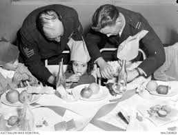 Flight Sergeant Les Starkey of Sydney, NSW (left) and Flight Lieutenant Les  Reading of Cunderdin, ...