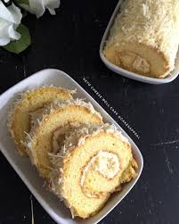 Sedari dulu saya emang sering kagum melihat cake roll yang bisa digulung rapih, bulat, kulit mulus, isi montok 😍. Kue Keto Cheese Roll Cake Debm Ketobetic Flour Keju Shopee Indonesia