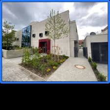 4 köpfige familie sucht wohnung oder haus in und um münchen. 100 M2 200 M2 Wohnungen Mieten In Munchen