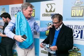 Aniversário de um grande chocolate.Eder Jofre assistiu ...