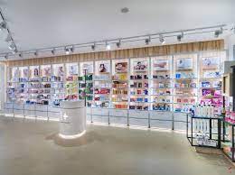 The Materials Have Been Selected To Give The Impression Of Being In A Modern Warm Natural Professional Pharmacy Decor Pharmacy Design Retail Store Design