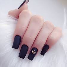 Las uñas de acrílico son una extensión de la uña mediante otro medio artificial auxiliar. Pin En Nails