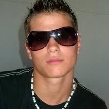 Listen to El Baile Del Gusano