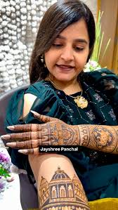 Simple bridal mehendi for very slim hand Devashree shah #wedding  #weddingmehndi #weddinginspiration #weddingideas #weddingplanner