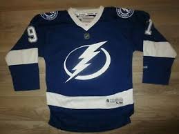Nhl adidas tampa bay lightning stamkos eishockey trainings trikot. Steven Stamkos 91 Tampa Bay Lightning Nhl Eishockey Trikot Jugend M 10 12 Ebay
