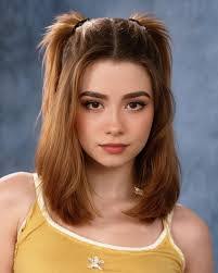 Alex Scoville's Instagram, Twitter & Facebook