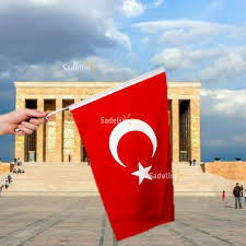 Tarihteki türk bayrağı resimleri incelendiğinde, kırmızı zemin üzerine hilal ve yıldız bulunan bayrağın yıldızının 8 köşeli olduğu bilinmektedir. Sopali Sallama Turk Bayragi 20x30 Cm 4 17tl Kdv