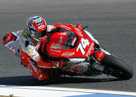 Fausto gresini, le patron de l'écurie motogp qui porte son nom, hospitalisé pour une forme grave de fausto gresini (à droite) fêtant le titre de champion du monde moto3 2018 de son pilote jorge. 2020 Gresini Racing Twenty Years Of Passion On Track Gresini Racing