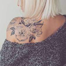 50 Back Shoulder Tattoo Ideas For Woman Page 15 Chic Cuties Blog Back Of Shoulder Tattoo Shoulder Tattoos For Women Shoulder Tattoo