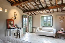 Elegant italian farm house in vintage style. How To Get The Modern Rustic Italian Interior Style Interior Trends Italian Interior Italian Style Home Italian Farmhouse Style