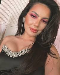 Bianca Oprea's Instagram, Twitter & Facebook