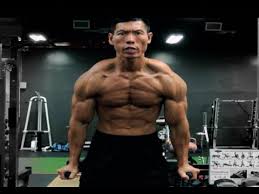 Bolo yeung is a chinese bodybuilder and martial arts star who is most recognisable for playing villains in movies such as enter the dragon and bloodsport. David Yeung Bolo Jr Tribute 2016 Youtube