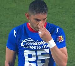 .azul, roberto 'el piojo' alvarado, causó baja del plantel dirigido por juan reynoso que enfrentará al el tsm de torreón en el partido de ida de la gran final del torneo de clausura 2021 de la liga. Dijnk90xrcqjmm