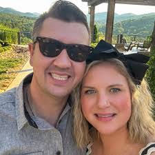 Lauren Sisson's Instagram, Twitter & Facebook