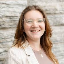 Sarah Scofield's Instagram, Twitter & Facebook