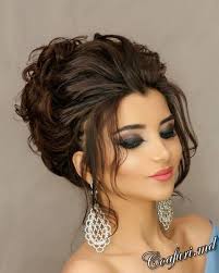 تسريحات الشعر للعرايس تسريحات و شينيون للأعراس روعةة تسريحات انيقة و فخمة للأ Hochzeitsfrisuren Hochsteckfrisuren Hochzeit Mittellanges Haar Frisur Hochzeit