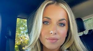 ESPN Analyst Erin Dolan Had Fans Drooling As She Showed Off Her Short Skirt  Before Sunday's NFL Games (PIC) READ MORE:  https://www.totalprosports.com/nfl/photo-espn-analyst-erin-dolan-had-fans-drooling-as-she-showed-off-her-short-skirt-before-sundays  ...