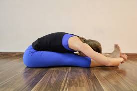 Posturas de flexión al frente - Gobinde Yoga Alboraya