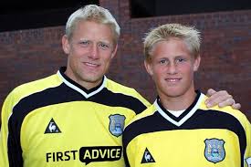 citation needed born 5 november 1986) is a danish professional footballer who plays as a goalkeeper for premier league club leicester city and the denmark national team.he is the son of former manchester united and danish international goalkeeper peter schmeichel. Peter Schmeichel Biography Photo Age Height Personal Life News 2021