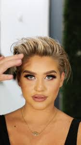 Autumn Hart's Instagram, Twitter & Facebook