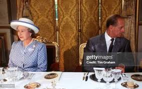 Getty Images | Queen elizabeth drinking tea