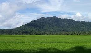 Legends abound, one of which was that of raja bersiong (fanged king) who ruled. The Historic And Holy Site Of Gunung Jerai And Bujang Valley Tsem Rinpoche