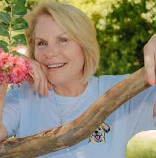 Who can watch my golden doodles in Southaven from June 26th to 30th?