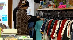 Money Monday: Clothing makers teaching garment repair
