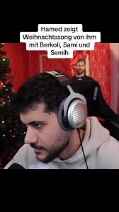 Hamed zeigt Weihnachtssong von ihm mit Berkoli, Sami und Semih🎄#hamedloco  #berkoli #sami #semih #hamham #weihnachtssong #fy #fyp #foryoupage #viral