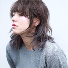 流行りの あいみょんウルフ でカッコ可愛く大変身しちゃいましょう 2ページ目 ヘアスタイリング ボブパーマ 前髪あり ミディアム パーマ