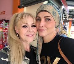 Saya dimasukkan ke hospital sehari sebelum bersalin selepas beberapa kali mengalami kontraksi dan tidak dapat menahan kesakitan, kata pelakon popular emma maembong yang selamat melahirkan bayi. Img 1638 Nona