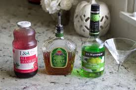 Make it a sipper, shot or party punch! Washington Apple Crown Royal Apple Drink Recipe Homemade Food Junkie