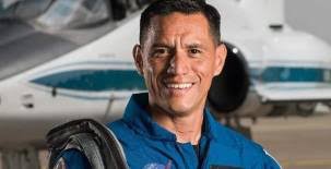 Frank Rubio se graduó como astronauta de NASA; podrá ser elegido para ir a  Marte