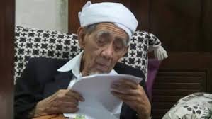 Percuma Rajin Tahajud dan Baca Qur'an Kalau Punya Ini, Kata Mbah Moen  Tirakat Paling Joss