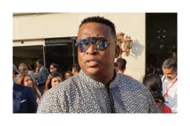 As in all versions of the show, it features group of strangers who are marooned in an isolated location, where they must provide food, water, fire and shelter for themselves. Seasoned Broadcaster Robert Marawa Leaves Sabc Again