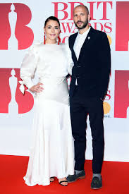 Receive sms from jessie ware. Jessie Ware Is Pregnant Singer And Husband Sam Burrows Expecting Second Child See Her Bump Jessie Ware Second Child Pregnant