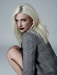 Roma'da sıradan bir hayat yaşayan mete'in hayatı, 17 yaşındaki üvey kız kardeşinin gelişiyle aniden değişir. Farina Farinikafer Farinikaefer Profile Pinterest