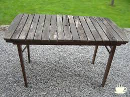 Les table basse exterieur bois que nous vous proposons sont toutes en teck massif, essence de bois solide et durable. Un Petit Coup De Peinture Renovation Table De Jardin En Bois Merci Pour Le Chocolat