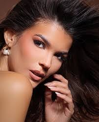 Carmen Pedroza's Instagram, Twitter & Facebook