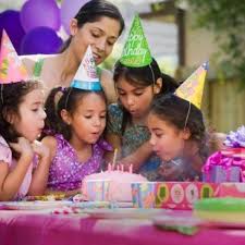 Todos hemos pasado por la penosa situación, de que organizamos una fiesta del cumpleaños de nuestro hijo, de un sobrino o una fiesta de la escuela. Como Elegir El Tema De Una Fiesta Infantil 5 Pasos