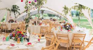 Des conseils pour faire sa déco florale de mariage soi même. De La Decoration Pour Mon Mariage Combien Ca Coute