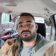 Help creating a cute couple picture?