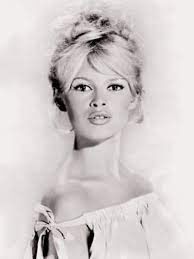 She broke temporary film taboos against nudity, and her notable movies included and god created. Fotostrecke Ein Leben In Bildern Brigitte Bardot Brigitte De